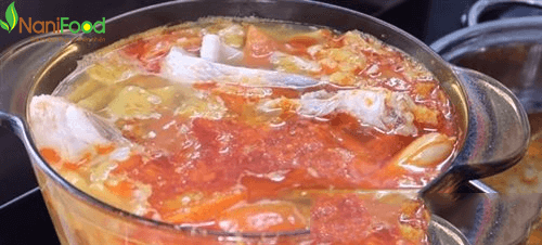 Cách làm món lẩu cá riêu hồng chua cay trong mùa đông