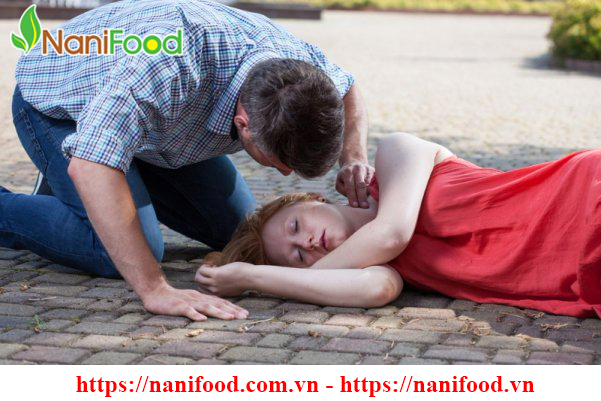 Dấu hiệu cơ thể bị thiếu nước vào mùa hè